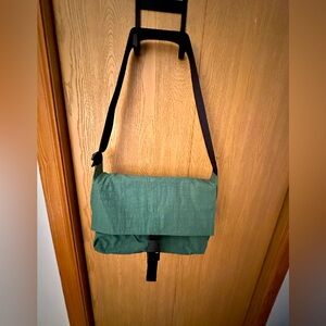 Baggu Nylon Messenger Bag